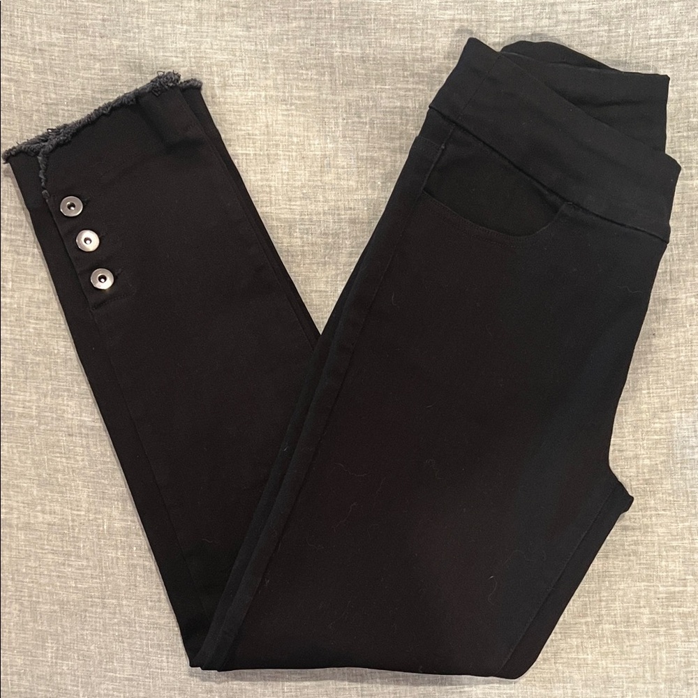 Elegant Black Cropped Women's Jeans